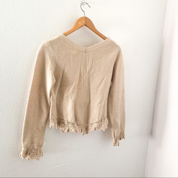 SOLD ON CURTSY - Picture 5 of 8